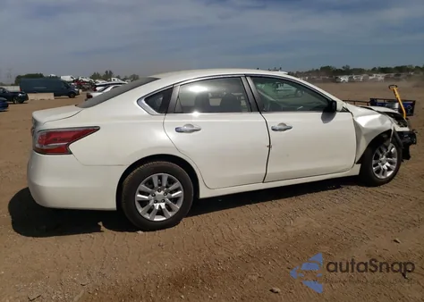 2015 Nissan Altima 2.5 из США, поврежденный, VIN 1N4AL3AP8FC214126
